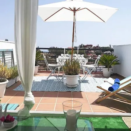 Great Penthouse & Terrace Overlooking The Sea - Free Parking Appartamento